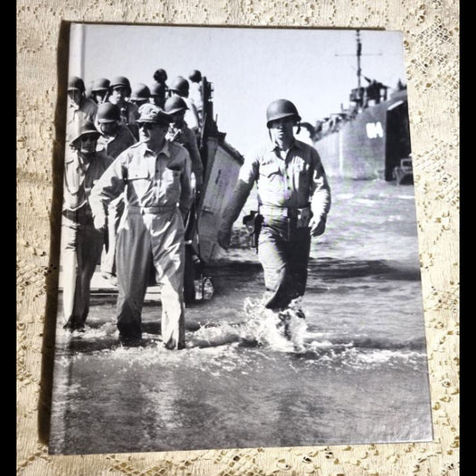 Front cover of World War II: Return to the Philippines by RAFAEL STEINBERG