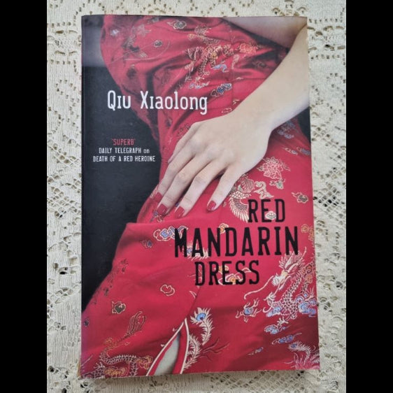 Front cover to Red Mandarin Dress by QIU XIAOLONG